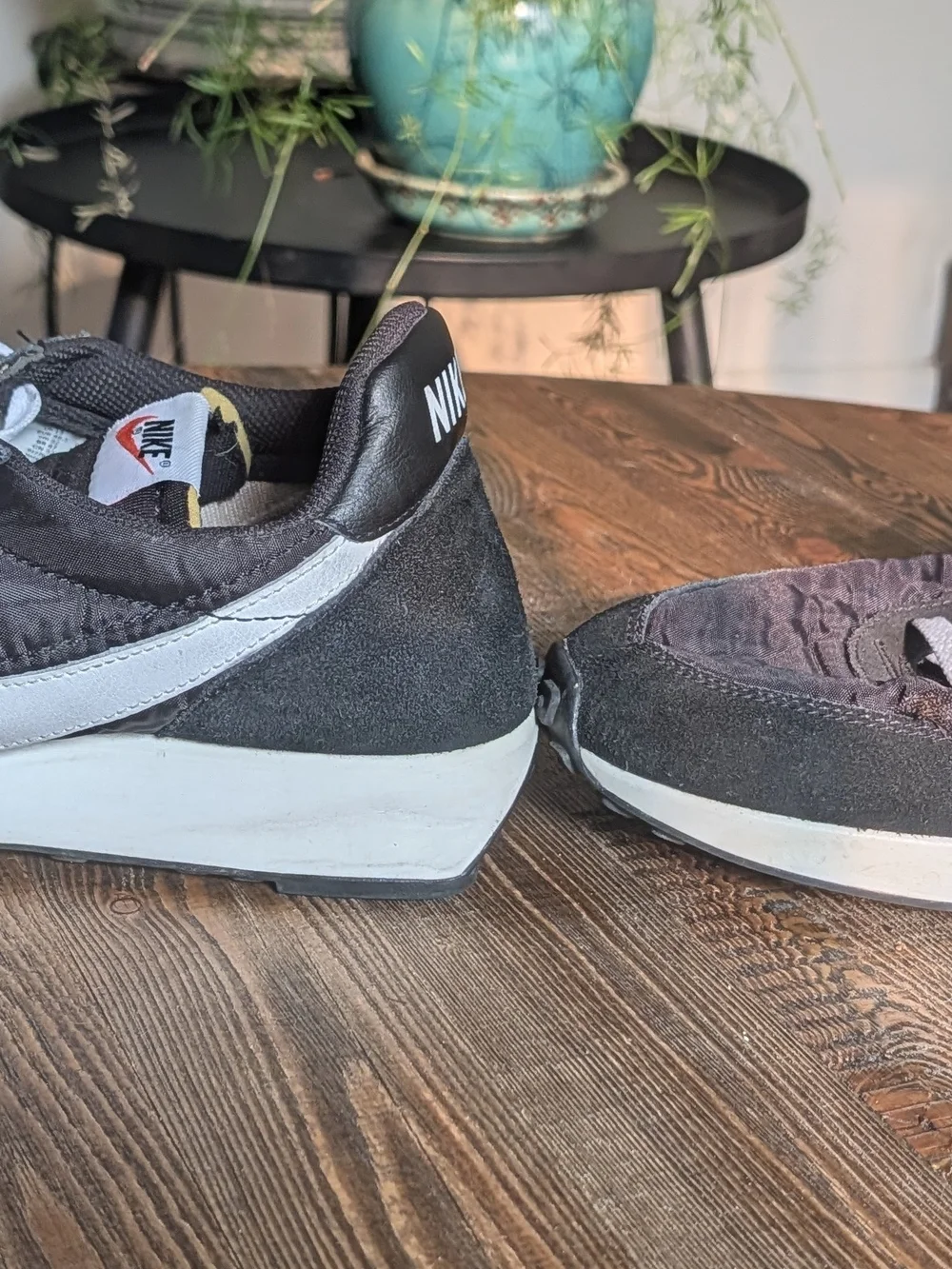 Nike Men’s Black & White Running Sneakers